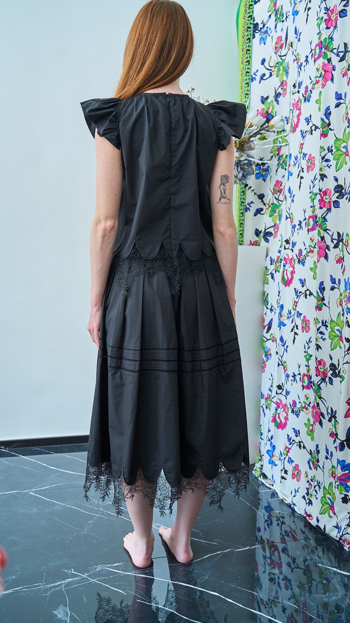 Tensione In - Gonna con elastico con dettagli in pizzo - ART.38420 - Nero
