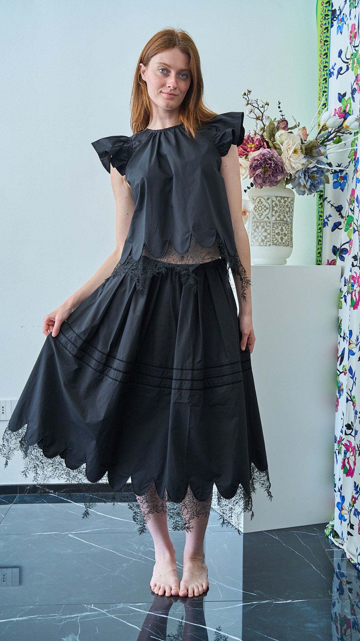 Tensione In - Gonna con elastico con dettagli in pizzo - ART.38420 - Nero