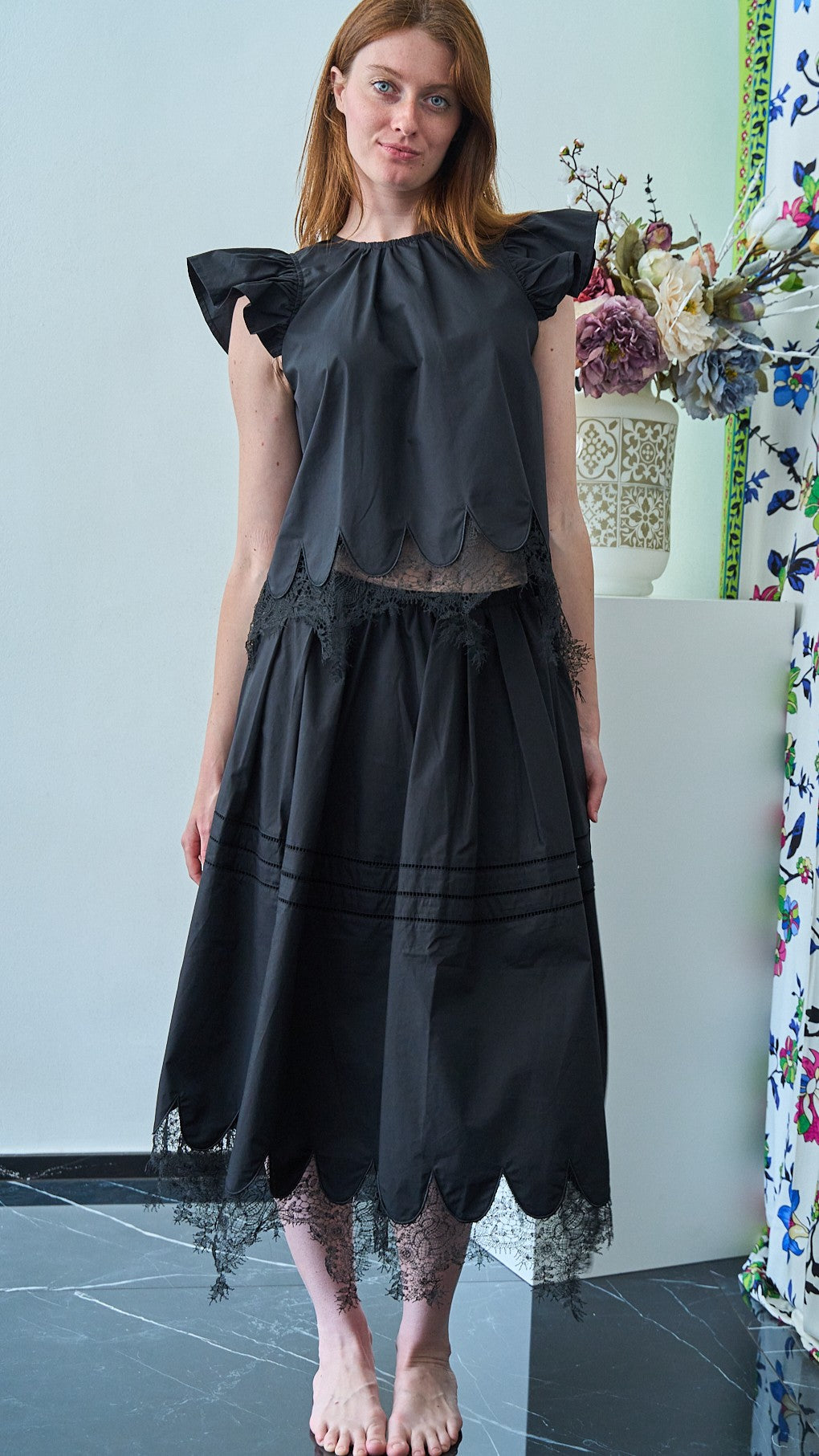 Tensione In - Gonna con elastico con dettagli in pizzo - ART.38420 - Nero