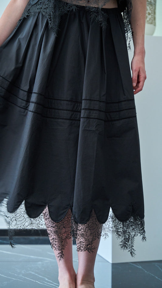 Tensione In - Gonna con elastico con dettagli in pizzo - ART.38420 - Nero