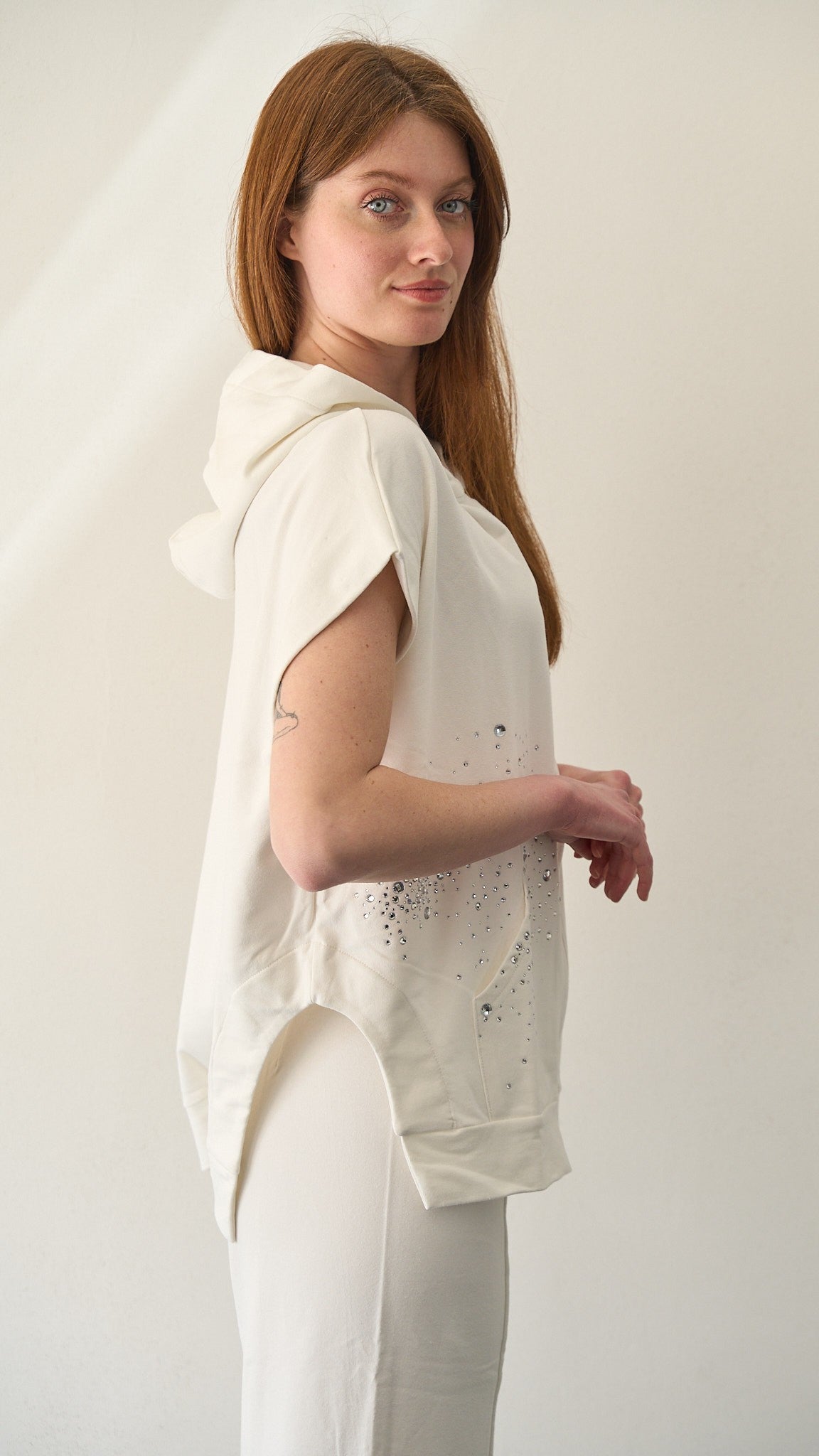 Olivia Rei - Gilet smanicato con zip e cappuccio - ART.SS2609 Bianco