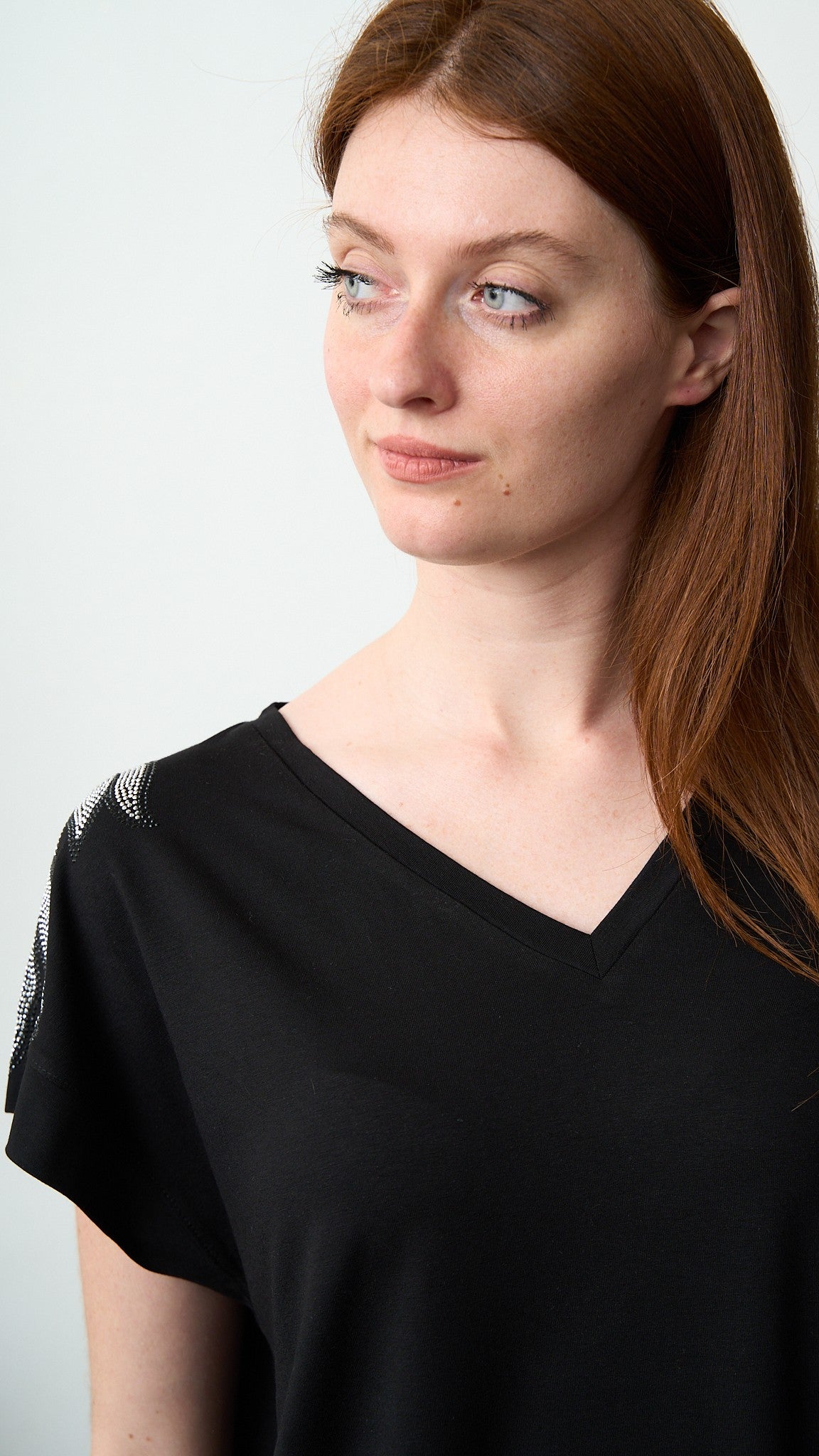Olivia Rei - T-shirt scollo a V con applicazioni su spalline - ART.SS2636 Argento - Nero