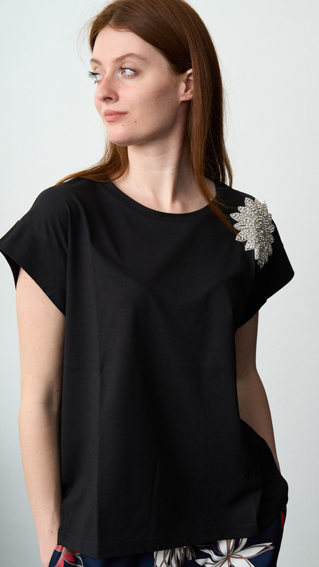 Olivia Rei - T-shirt regular con applicazione - ART.SS2639 Nero - Argento