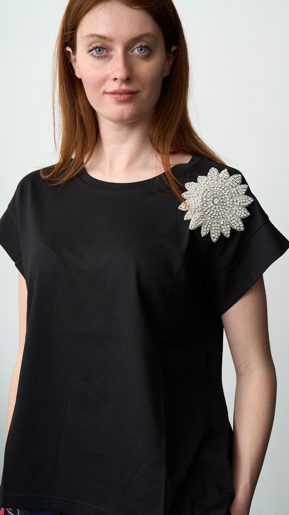 Olivia Rei - T-shirt regular con applicazione - ART.SS2639 Nero - Argento