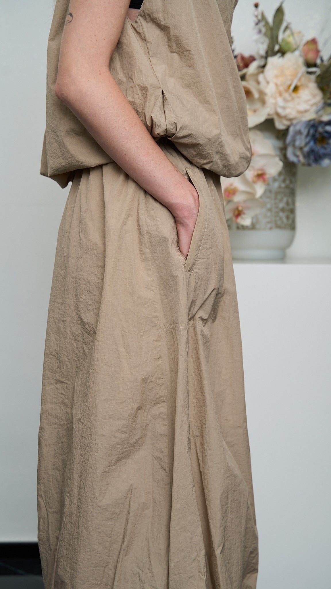 Via Roma - Completo gonna con elastico e giacca smanicata - Beige