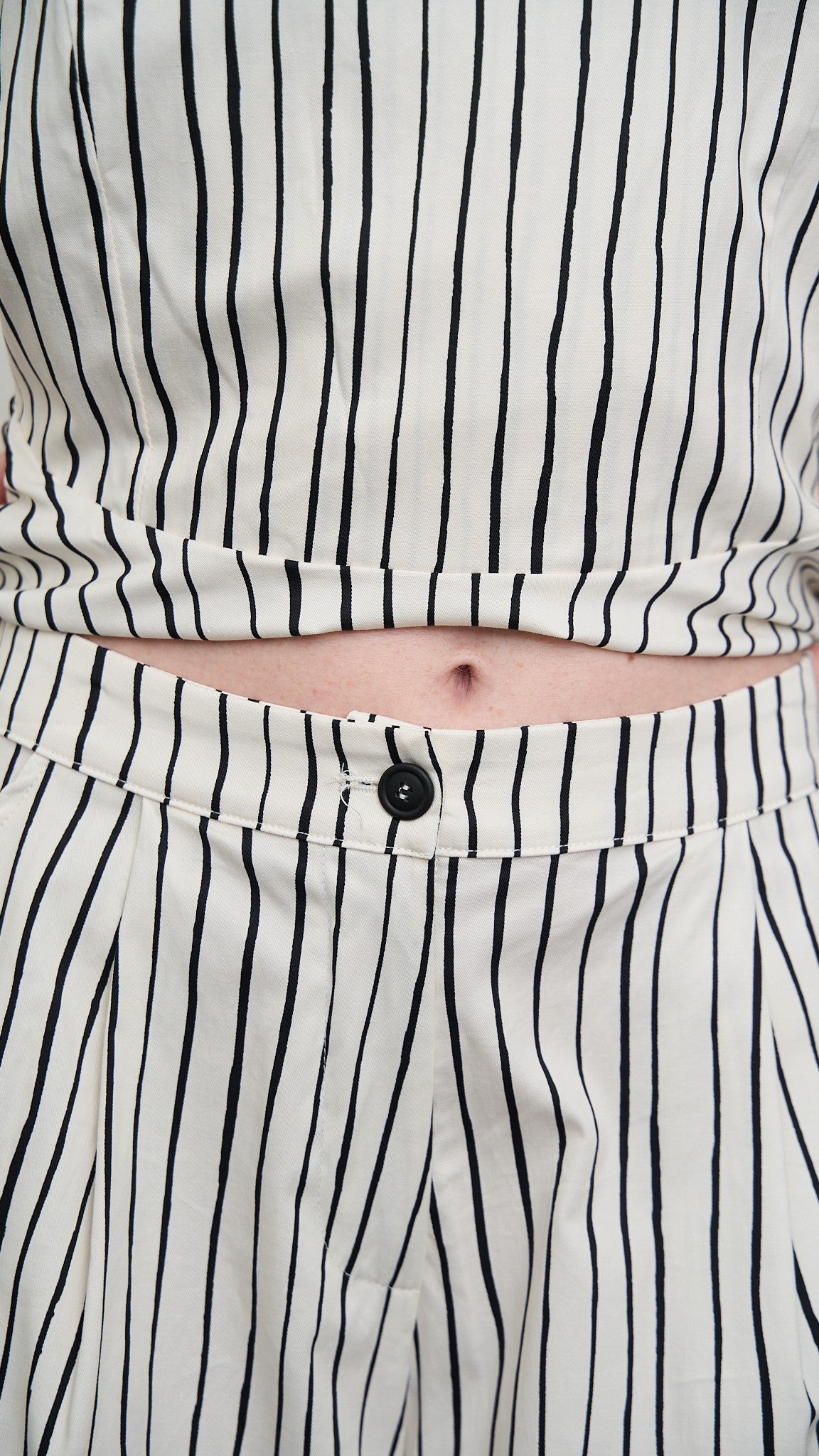 Tensione In - Bermuda cargo a righe - ART.39391 - Nero - Bianco