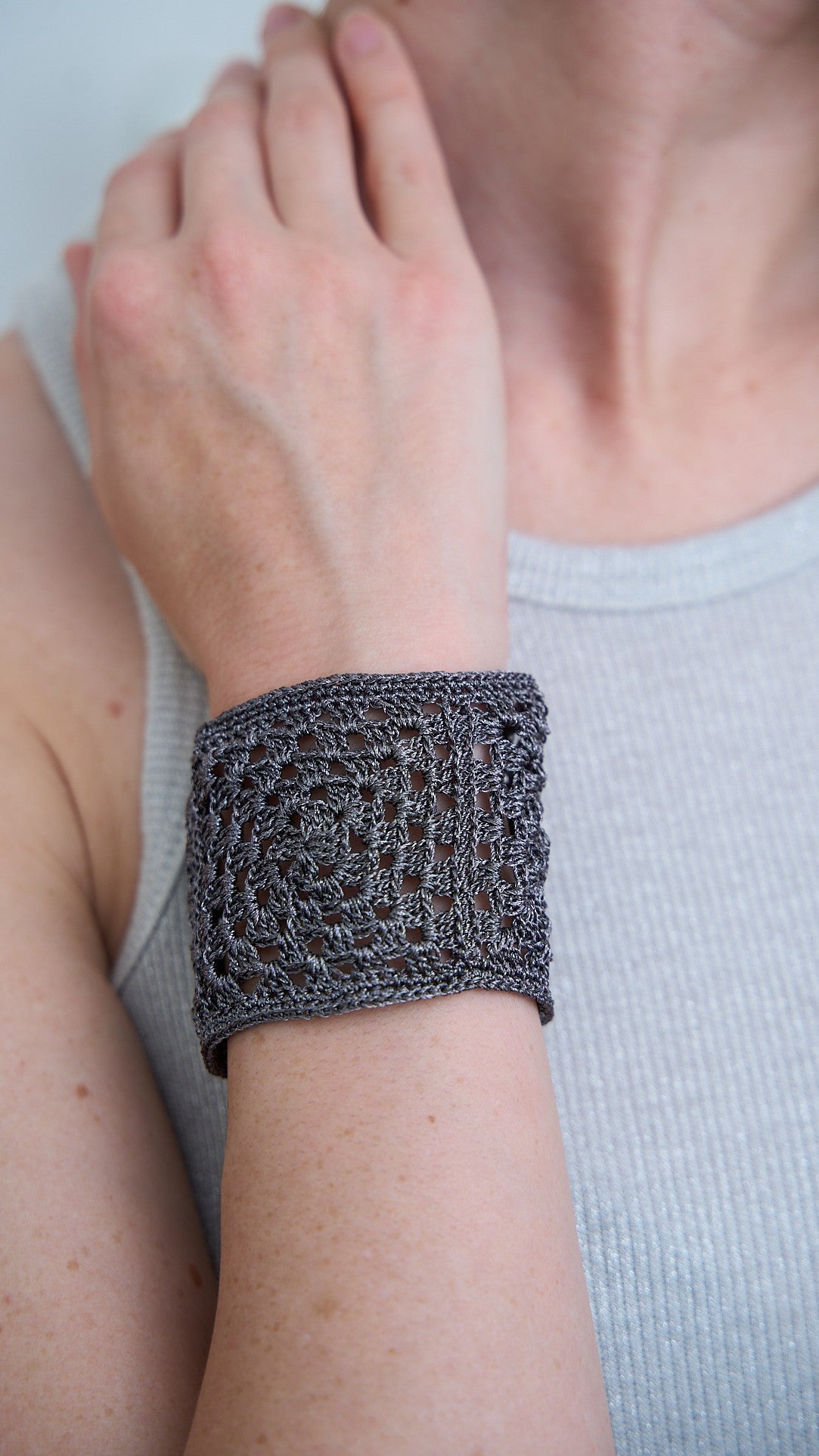 Via Roma - Bracciale "Crochet" Grigio Scuro