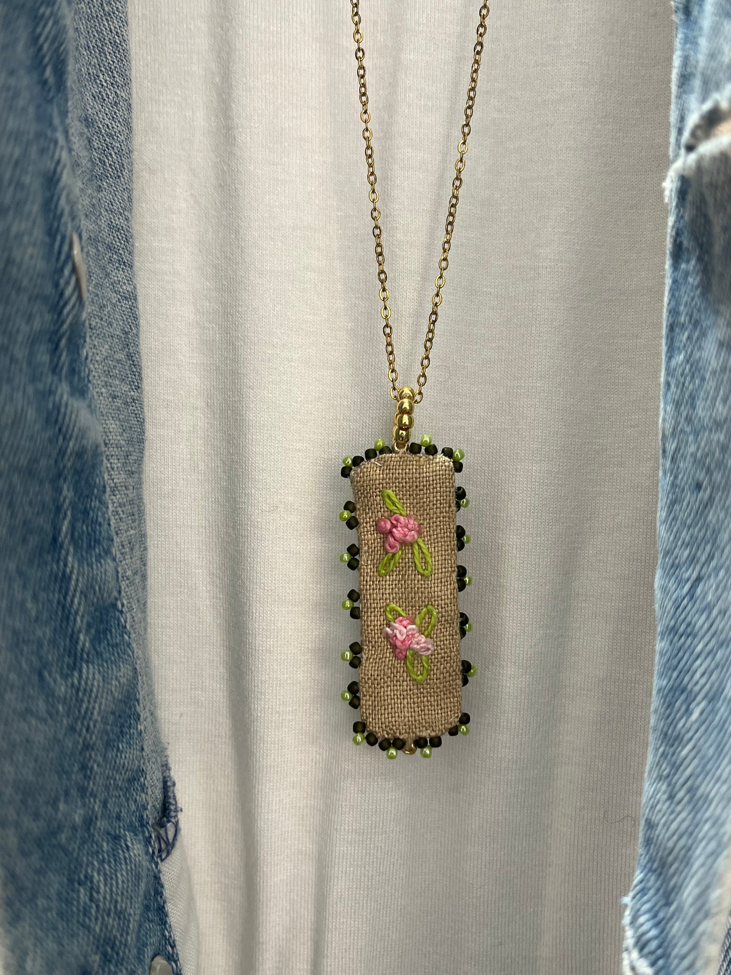 Via Roma - Collana "Primavera" rettangolare Beige - Oro - Verde - Fucsia