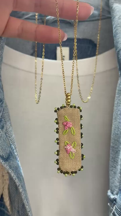 Via Roma - Collana "Primavera" rettangolare Beige - Oro - Verde - Fucsia